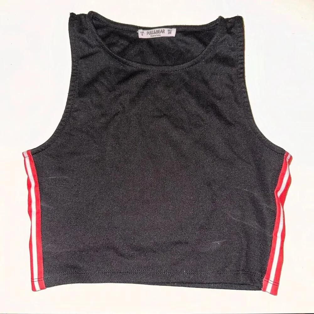 Pull-bear Women's Black and Red Crop-top